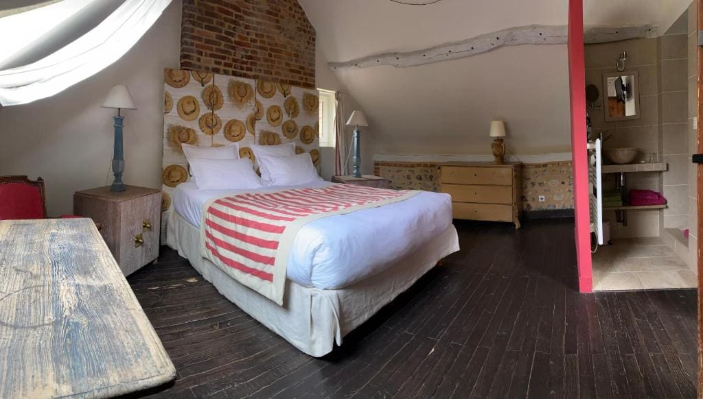 Double Room with Garden View room - Image 3