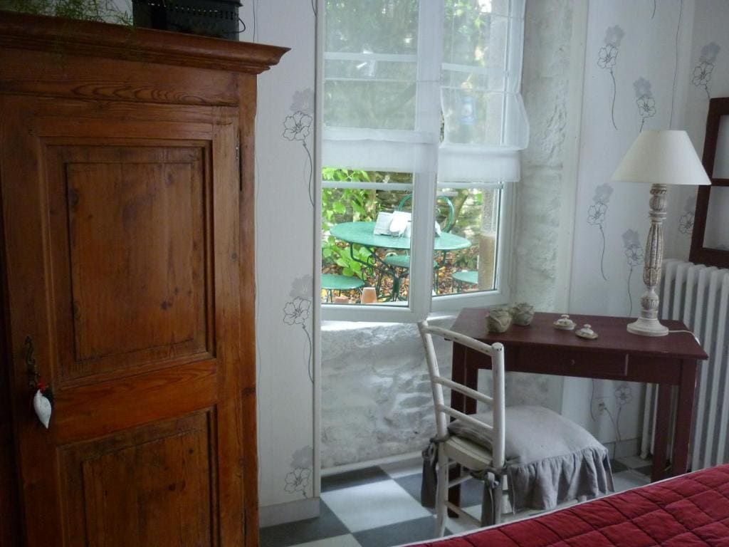 Double Room with Garden View room - Image 3