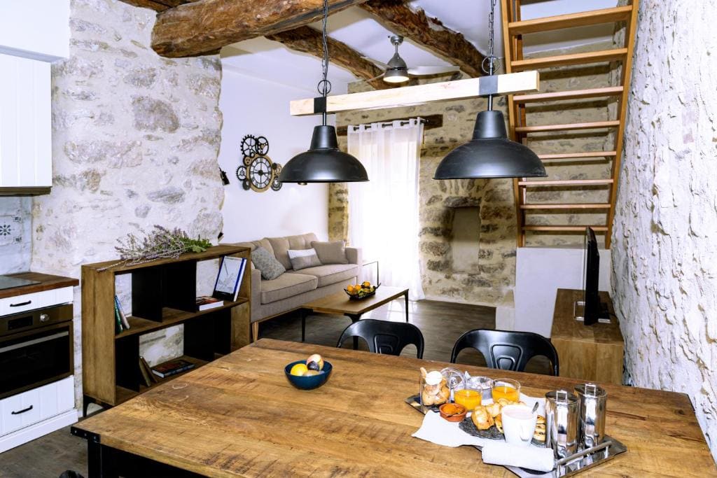Apartment room - Image 2
