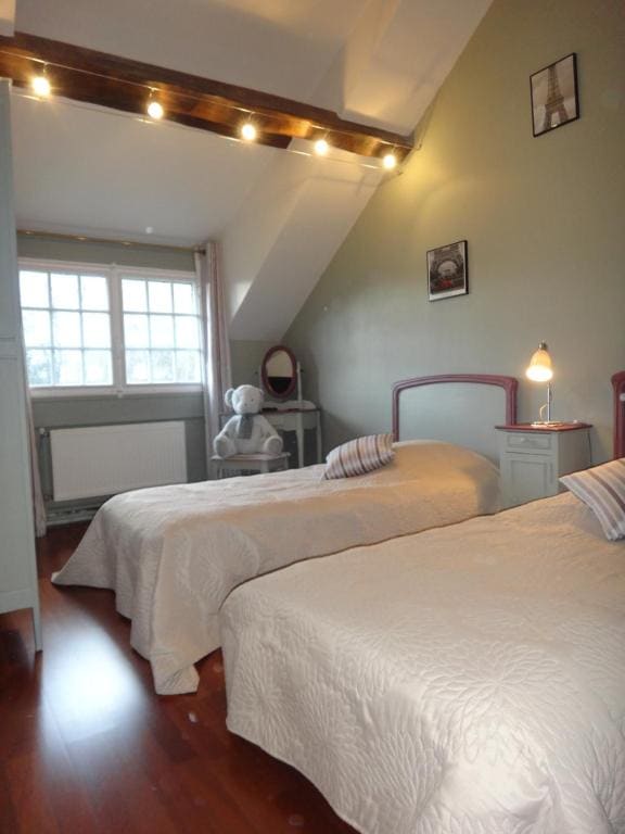 Family Room with Private Bathroom room - Image 2