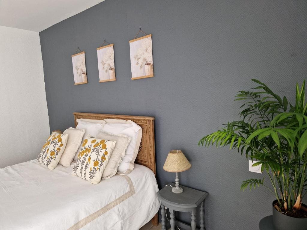 Double Room with Private Bathroom room - Image 3