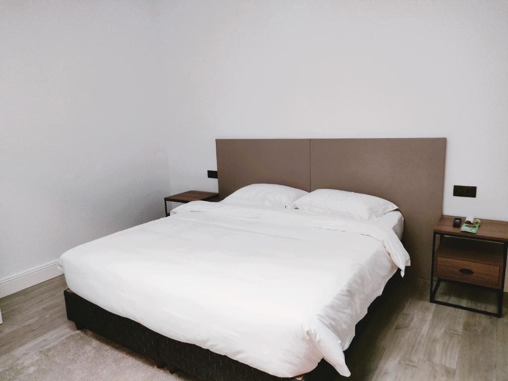 Standard King Room room - Image 1
