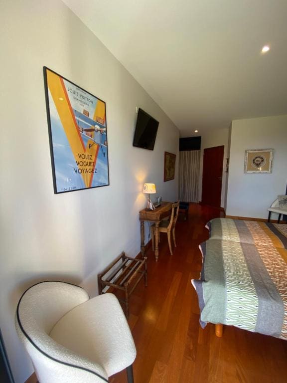 Comfort Triple Room with Shower room - Image 1