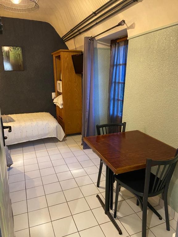 Double or Twin Room with Private Bathroom room - Image 2