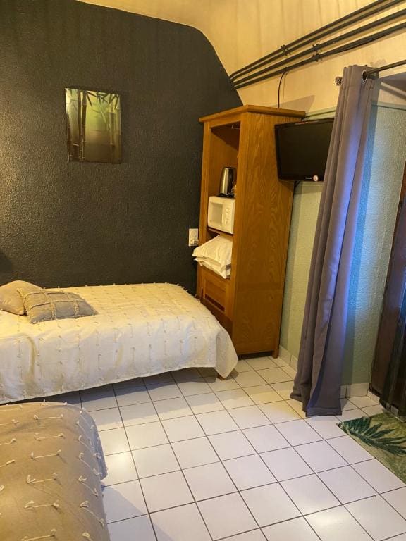 Double or Twin Room with Private Bathroom room - Image 3