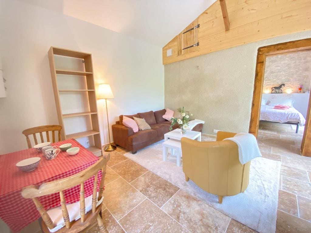 Deluxe King Suite room - Image 2