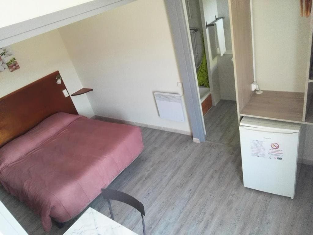 Double Room with Private Bathroom room - Image 2