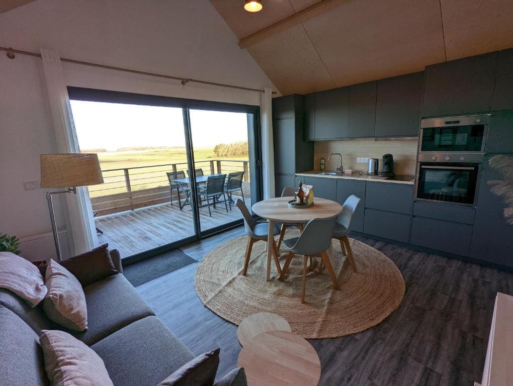 Apartment with Sea View room - Image 2