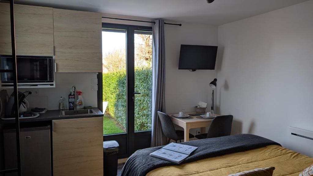 Double Room with Garden and Lighthouse View room - Image 3
