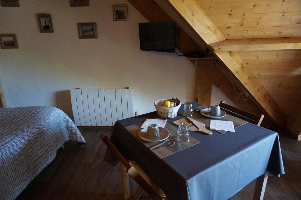 Double Room with Lighthouse View room - Image 3