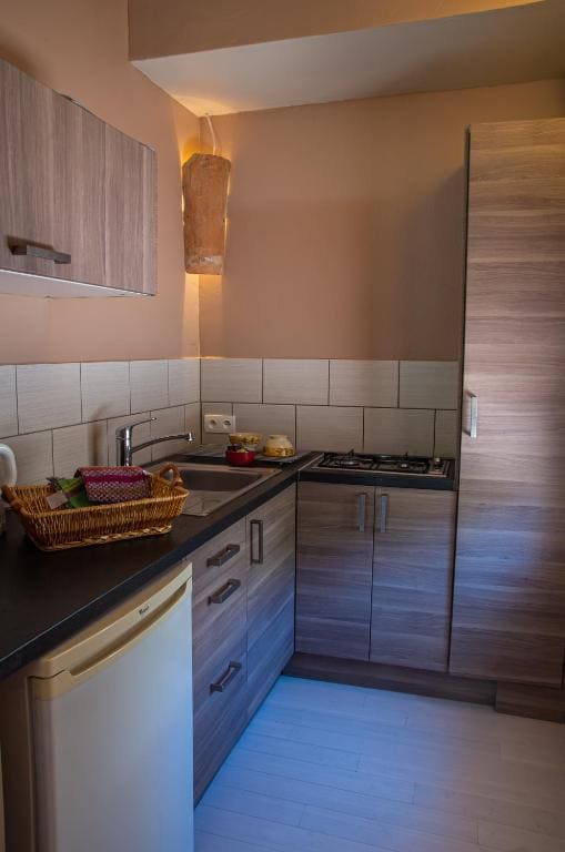 Double Room with Garden View room - Image 2
