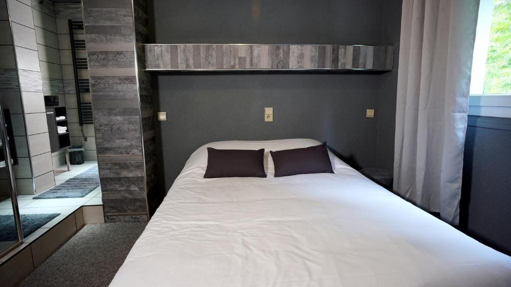 Standard Double Room room - Image 2