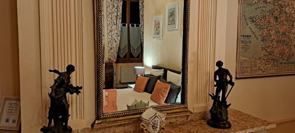 Double Room with Private Bathroom room - Image 3