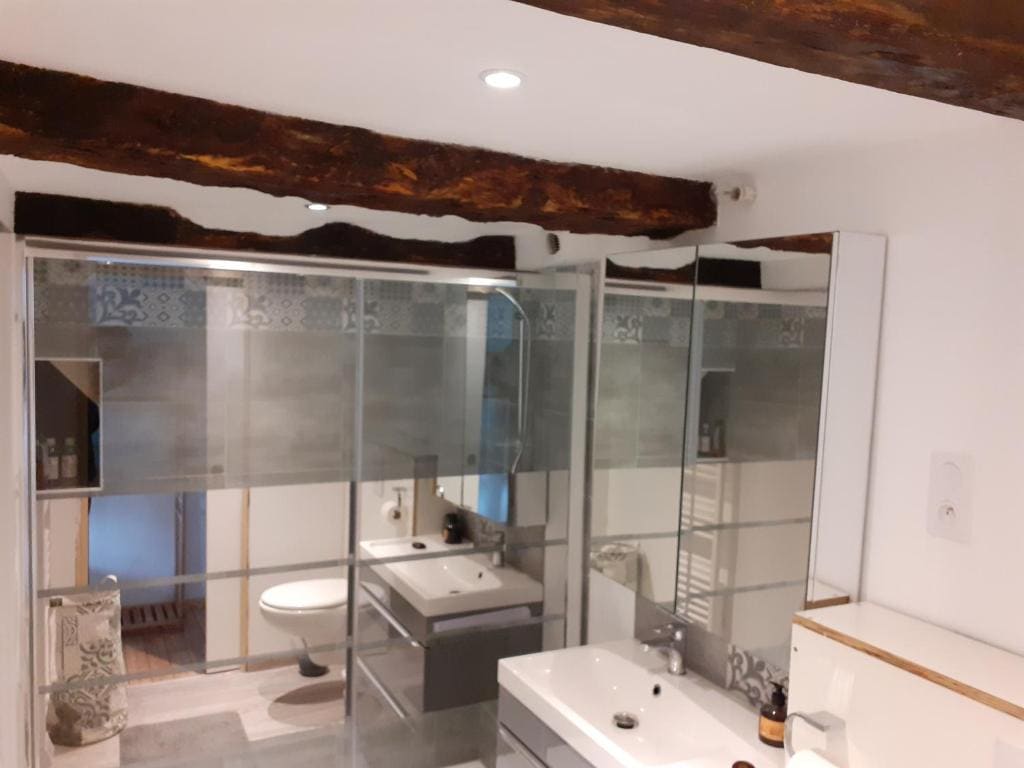 Double Room with Private Bathroom room - Image 2