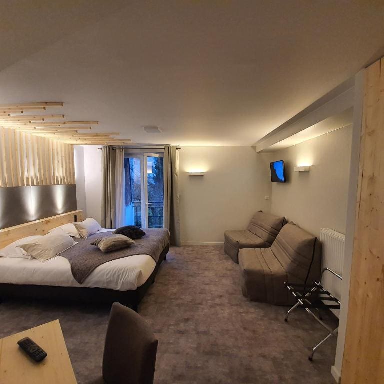 Deluxe King Room room - Image 1