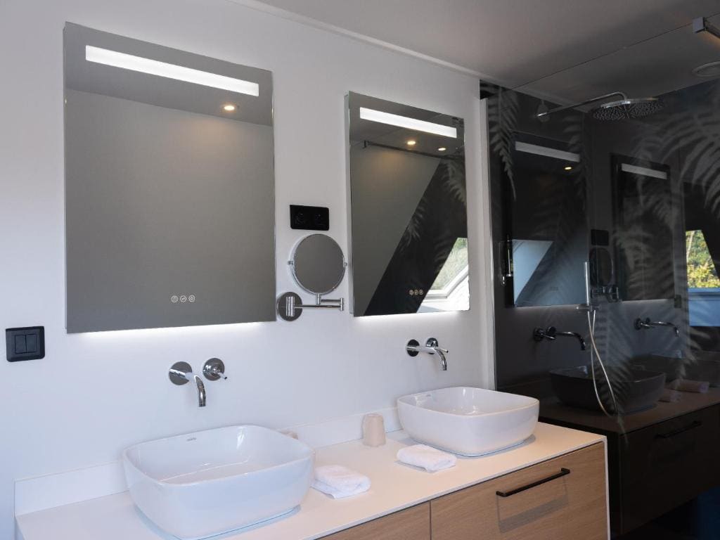 Classic Quadruple Room room - Image 2