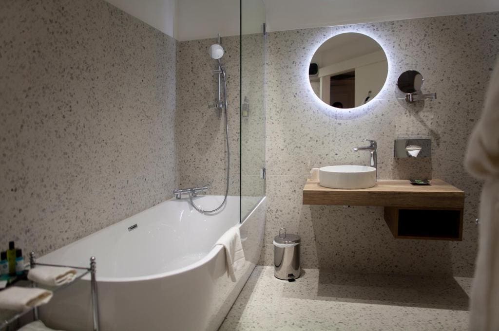 Standard Double or Twin Room room - Image 2