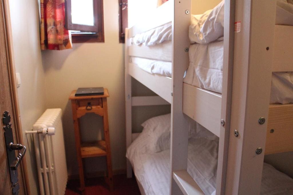 Bunk Bed Room room - Image 3