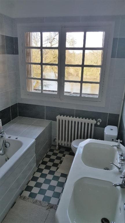 Double Room with Private Bathroom room - Image 3