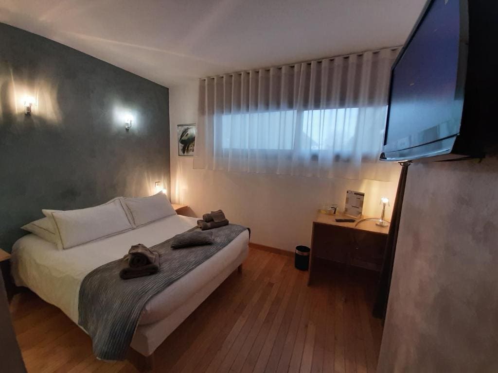 Small Double Room room - Image 1