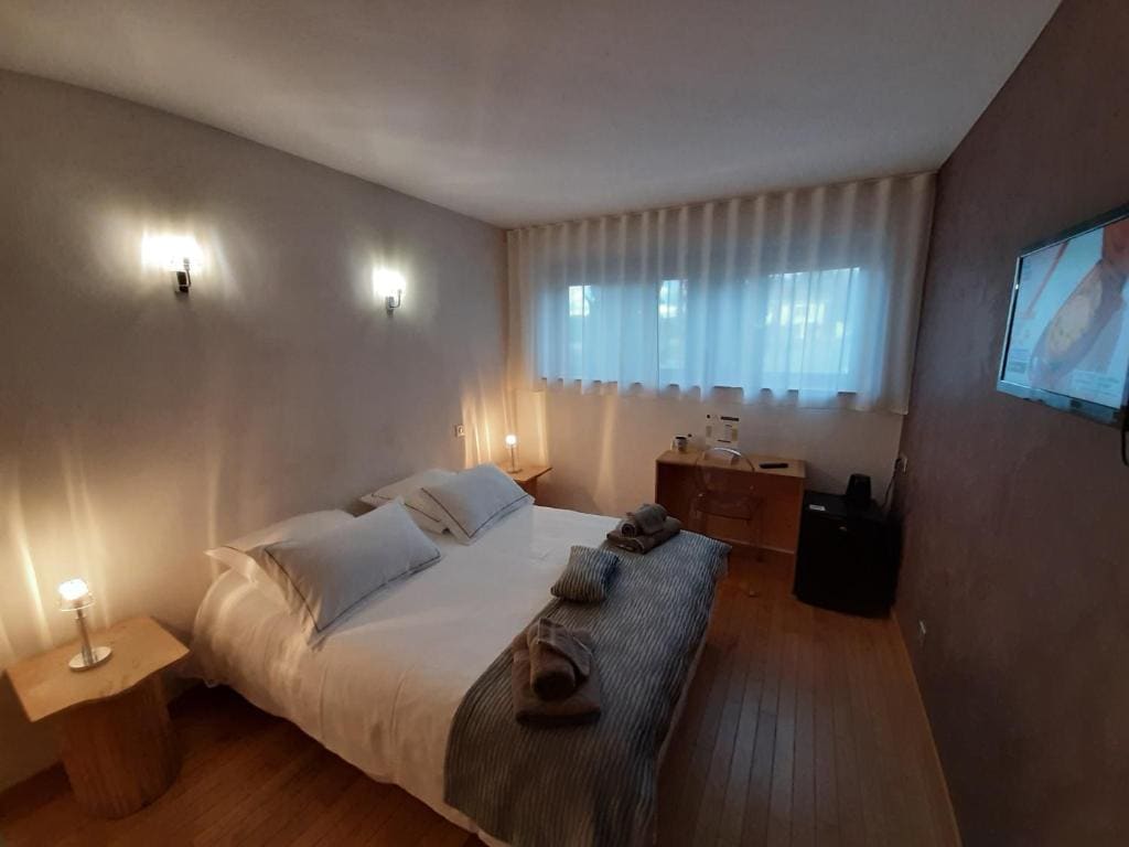 Large Double Room room - Image 1