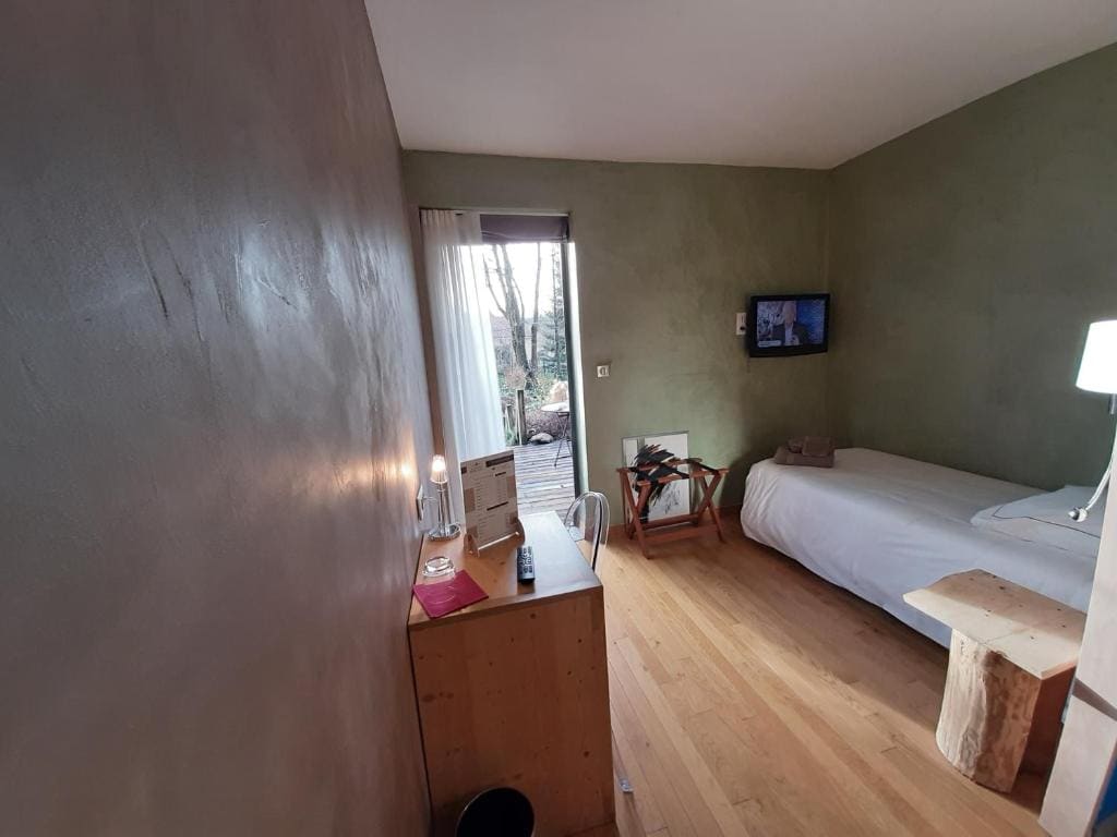 Single Room with Garden View room - Image 1