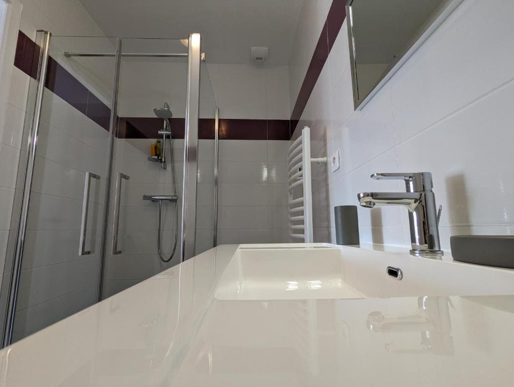 Double Room with Private External Bathroom room - Image 3