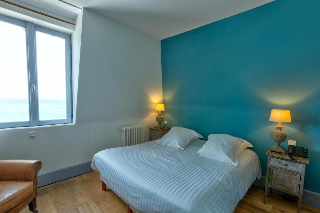 Double Room with Spa Bath and Sea View - Third Floor room - Image 3