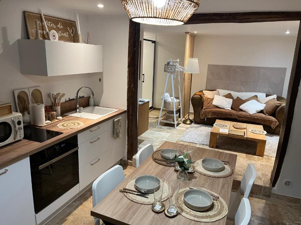 Double Room with Spa Bath room - Image 2