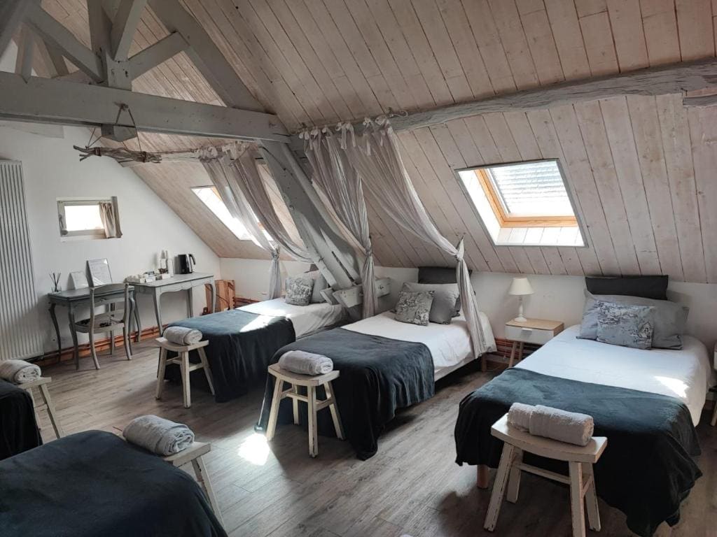 6-Bed Mixed Dormitory Room room - Image 2