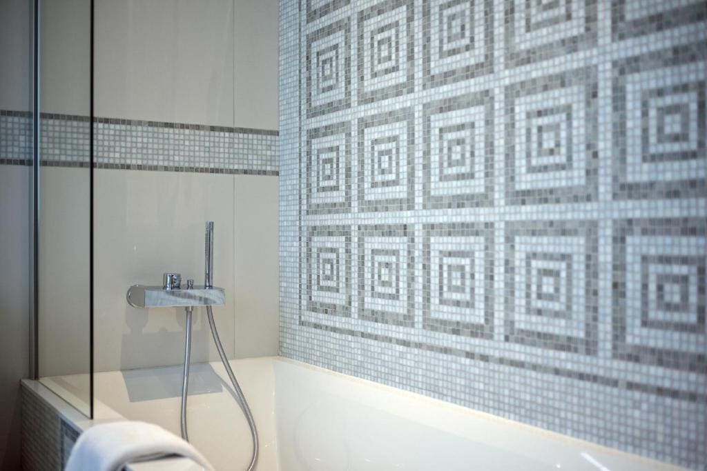 Deluxe Junior Suite room - Image 3
