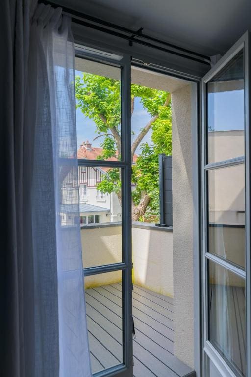 Studio with Balcony room - Image 1