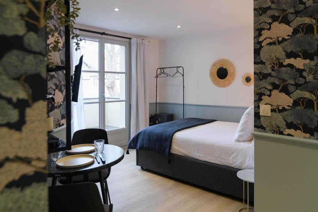Studio with Balcony room - Image 3