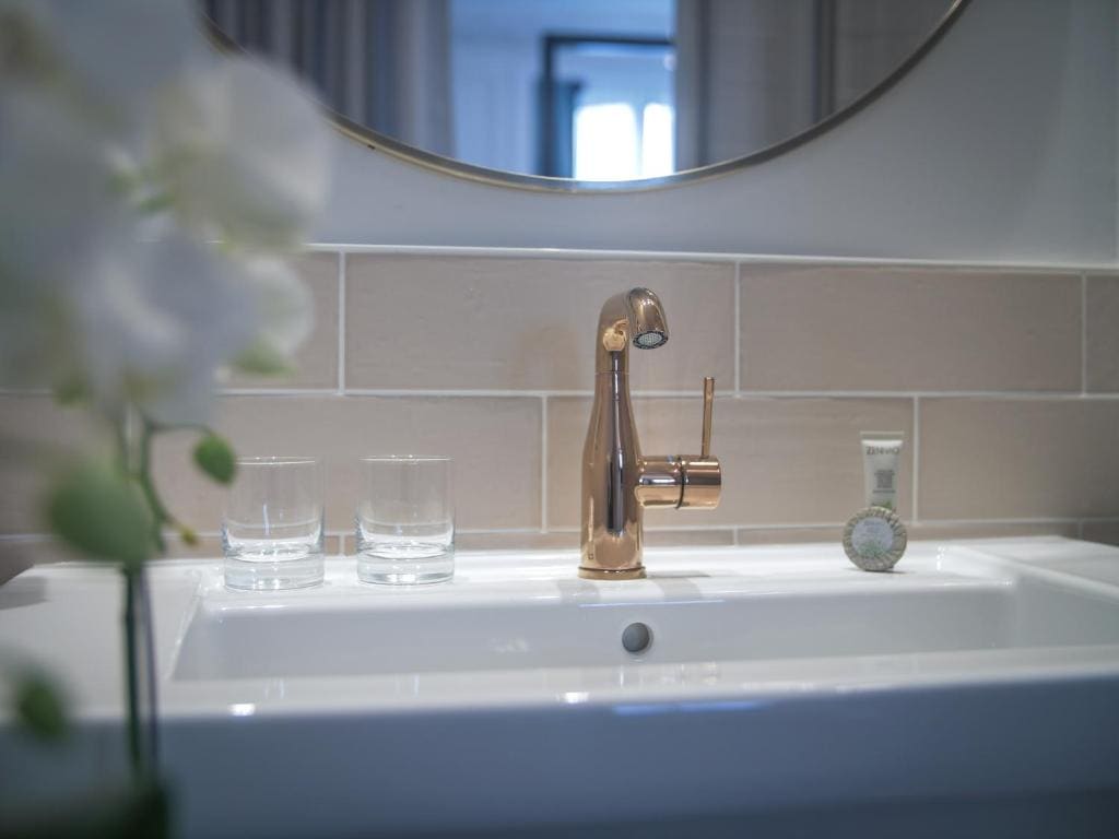 Deluxe Suite room - Image 3