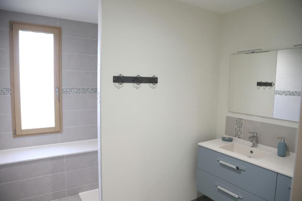 Double Room with Private Bathroom room - Image 2