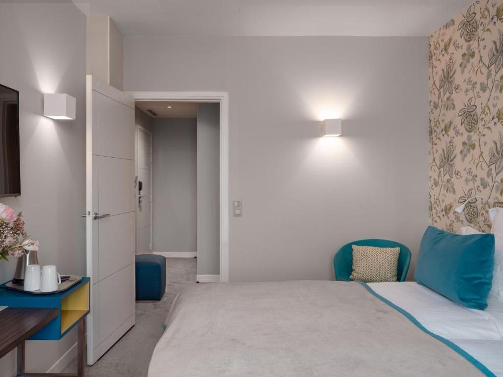 Superior Twin Room room - Image 2