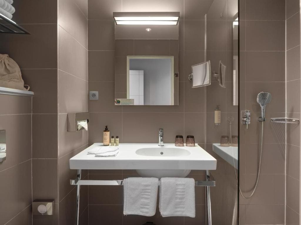 Superior Twin Room room - Image 1