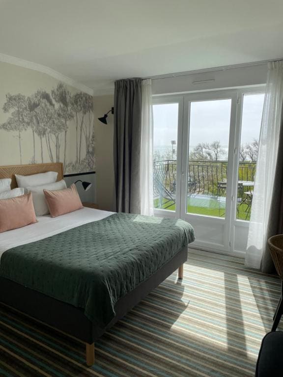 Deluxe Room room - Image 1