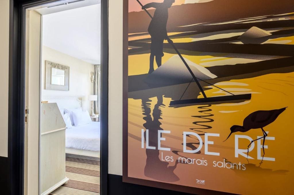 Double Room with Sea View room - Image 2