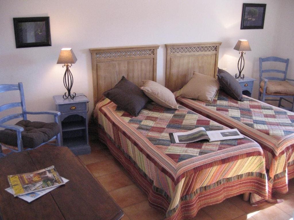 Standard Twin Room room - Image 1