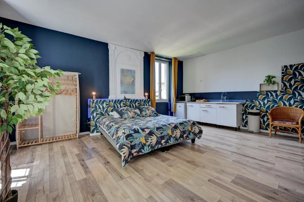 Queen Room with Garden View room - Image 1