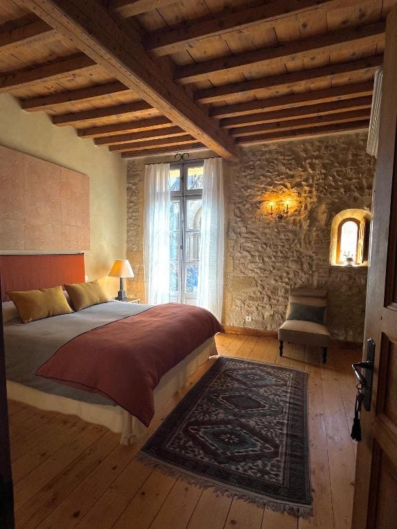 Double Room with Balcony room - Image 3