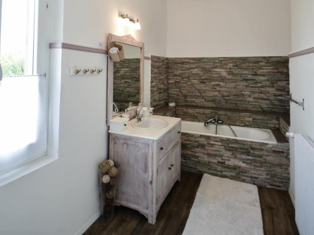 Comfort Quadruple Room room - Image 2
