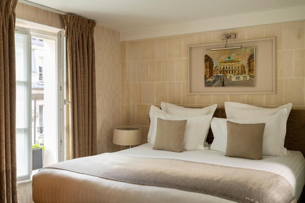 Deluxe Suite room - Image 3
