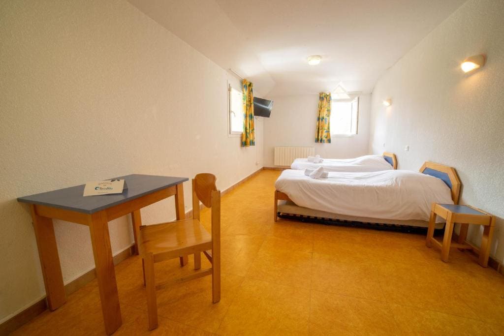 Family Room room - Image 3