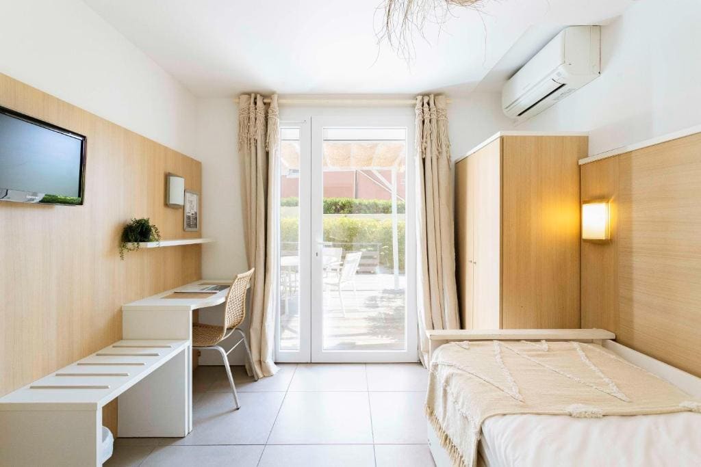 Quadruple Room with Terrace room - Image 3