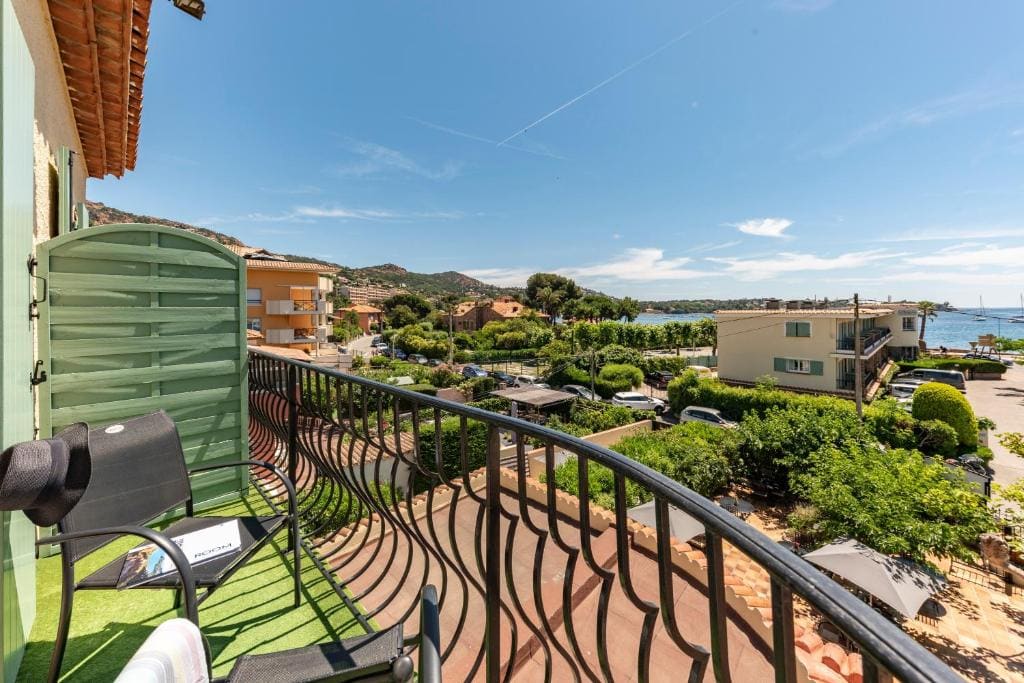 Standard Twin/Double Room with Balcony room - Image 2
