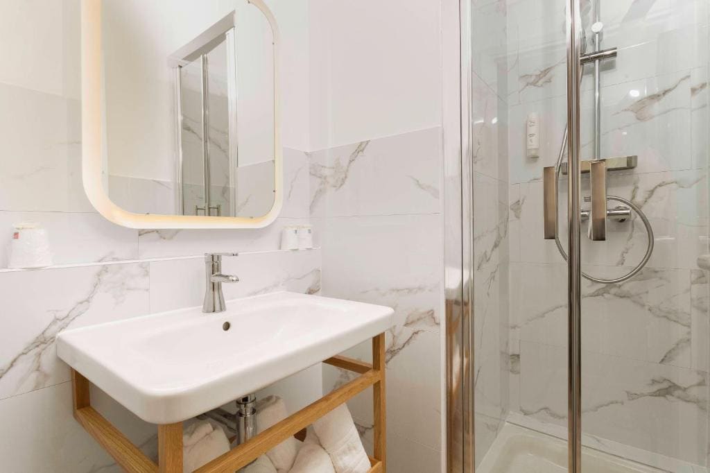 Triple Room with Balcony room - Image 2