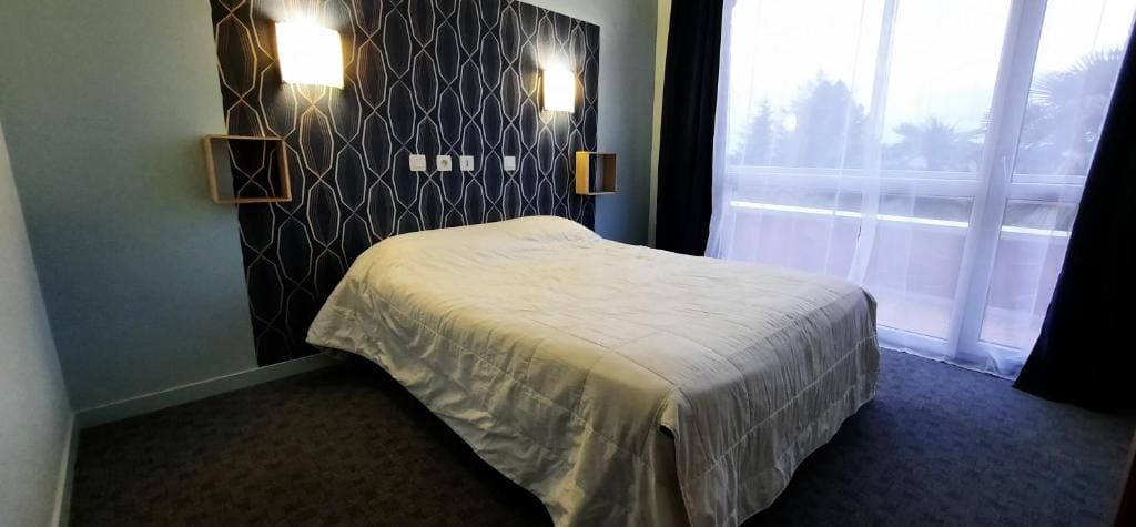 Double Room with Shower room - Image 1