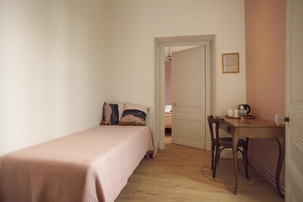 Suite with Garden View room - Image 3